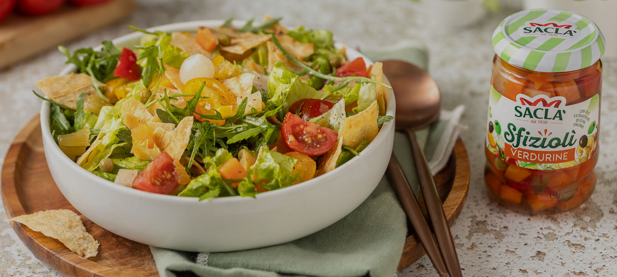 Fattoush con pane carasau, Sfiziolì Verdurine e pomodorini colorati