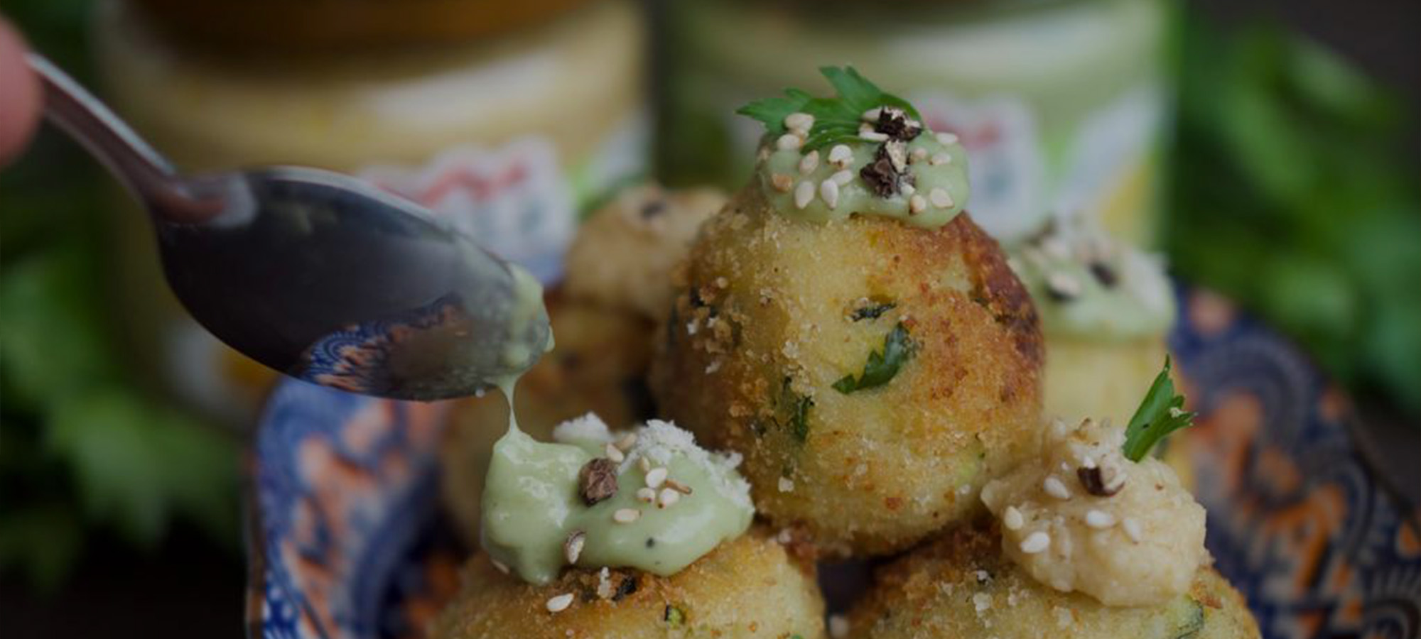 Polpette di zucchine con Hummus e Guacamole