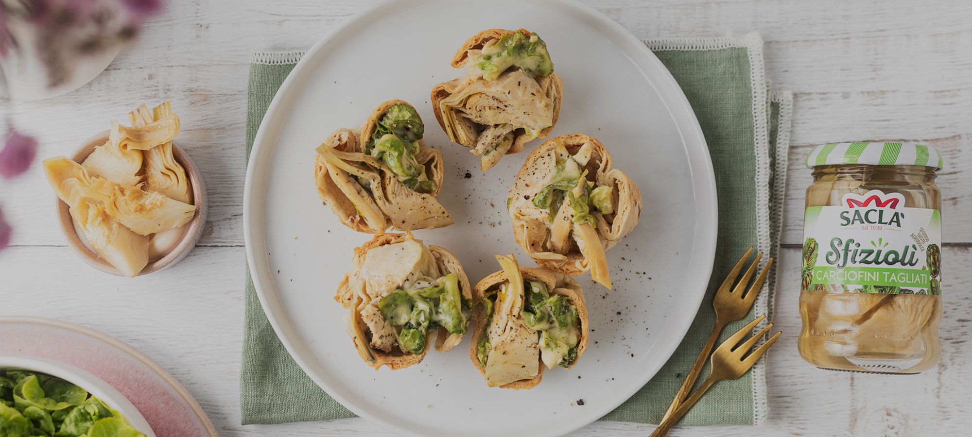 Cestini di piadina con insalata capricciosa di pollo e Carciofini