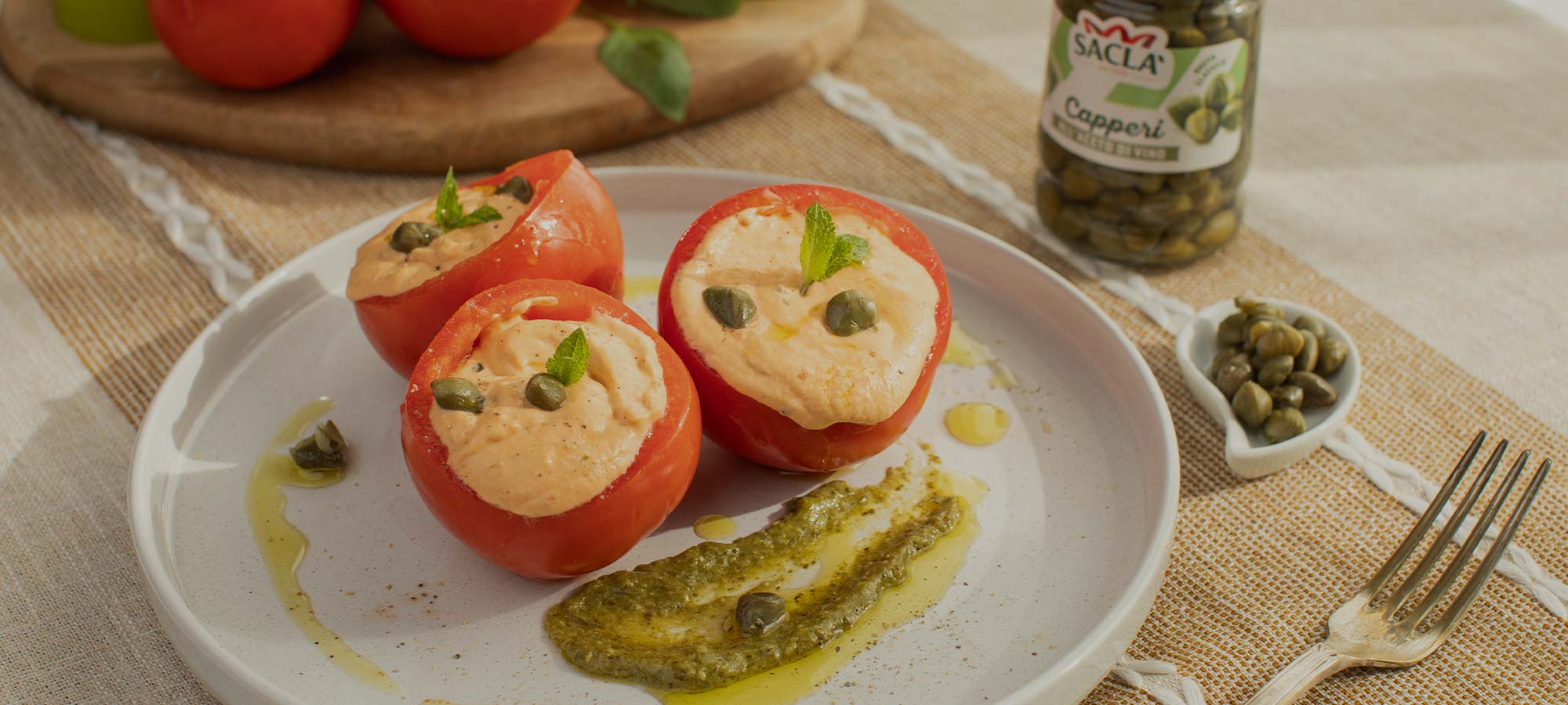 Pomodori ripieni con tonno e Capperi all’aceto di vino Saclà
