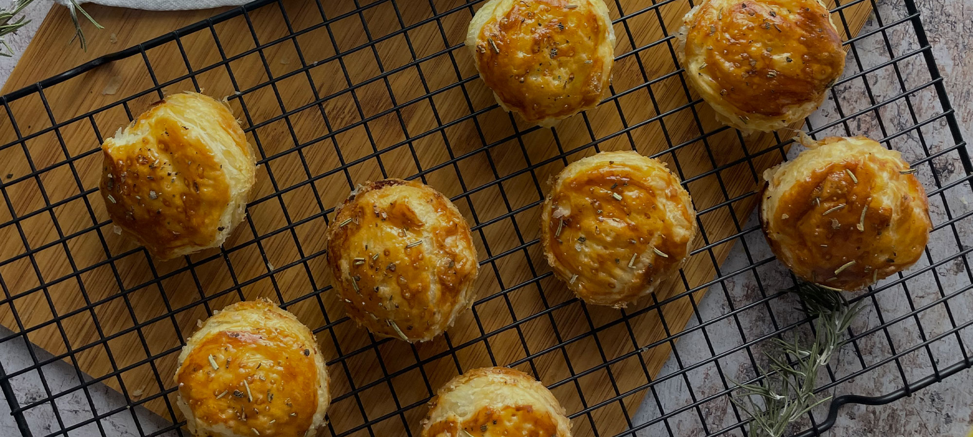 Tortini di sfoglia con ricotta e funghetti