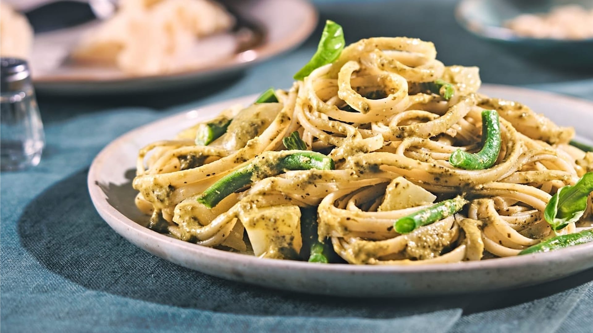 MAMMA, BUTTA LA PASTA.