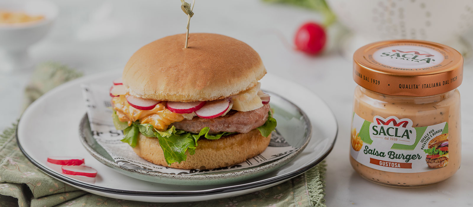 Burger di tacchino con Salsa Burger e ravanelli